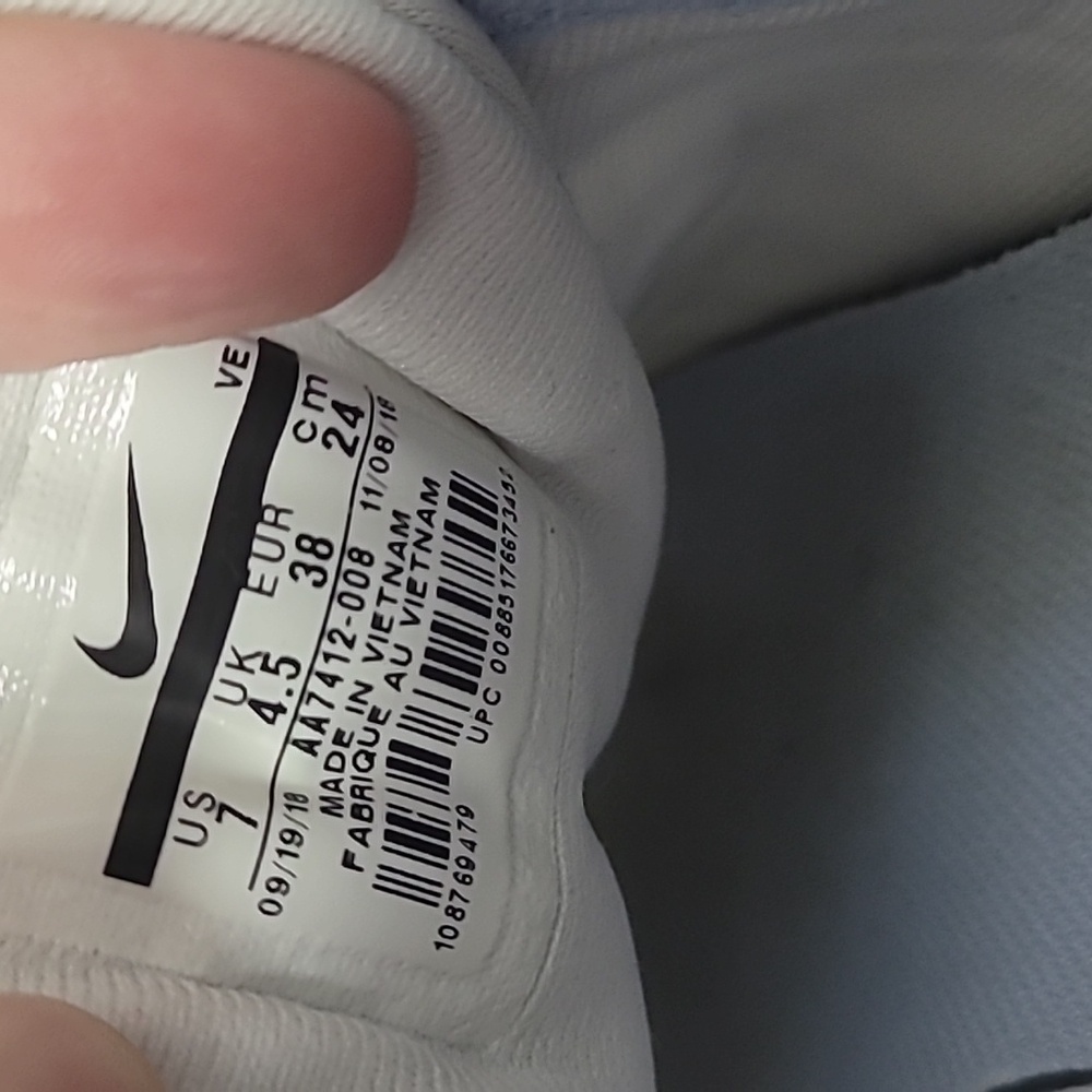 Nike Quest Womens Running Shoes Size 7 Platinum Grey Light Blue AA7412-008 - Picture 9 of 9